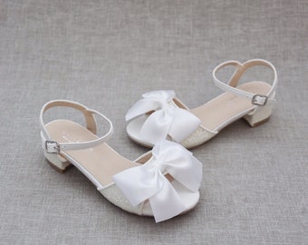 Sandalias de tacón de bloque con brillo de roca blanca con lazo, sandalias para niñas, zapatos para niñas de flores, zapatos de dama de honor Jr., zapatos de vacaciones