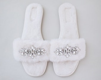 IVORY FAUX FUR Slide Sandals with Asteria Brooch - Bridal Sandals, Bridesmaids Sandals, Fluffy Sandals, Wedding Slippers