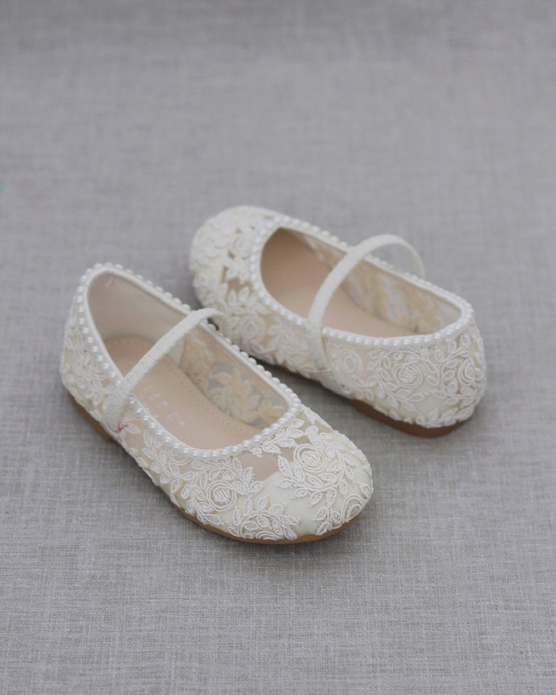 Marfil Crochet Lace Mary Jane Flats con MINI PERLAS, Para niñas de flores, zapatos de bautismo, zapatos de bautizo, zapatos de bebé imagen 4