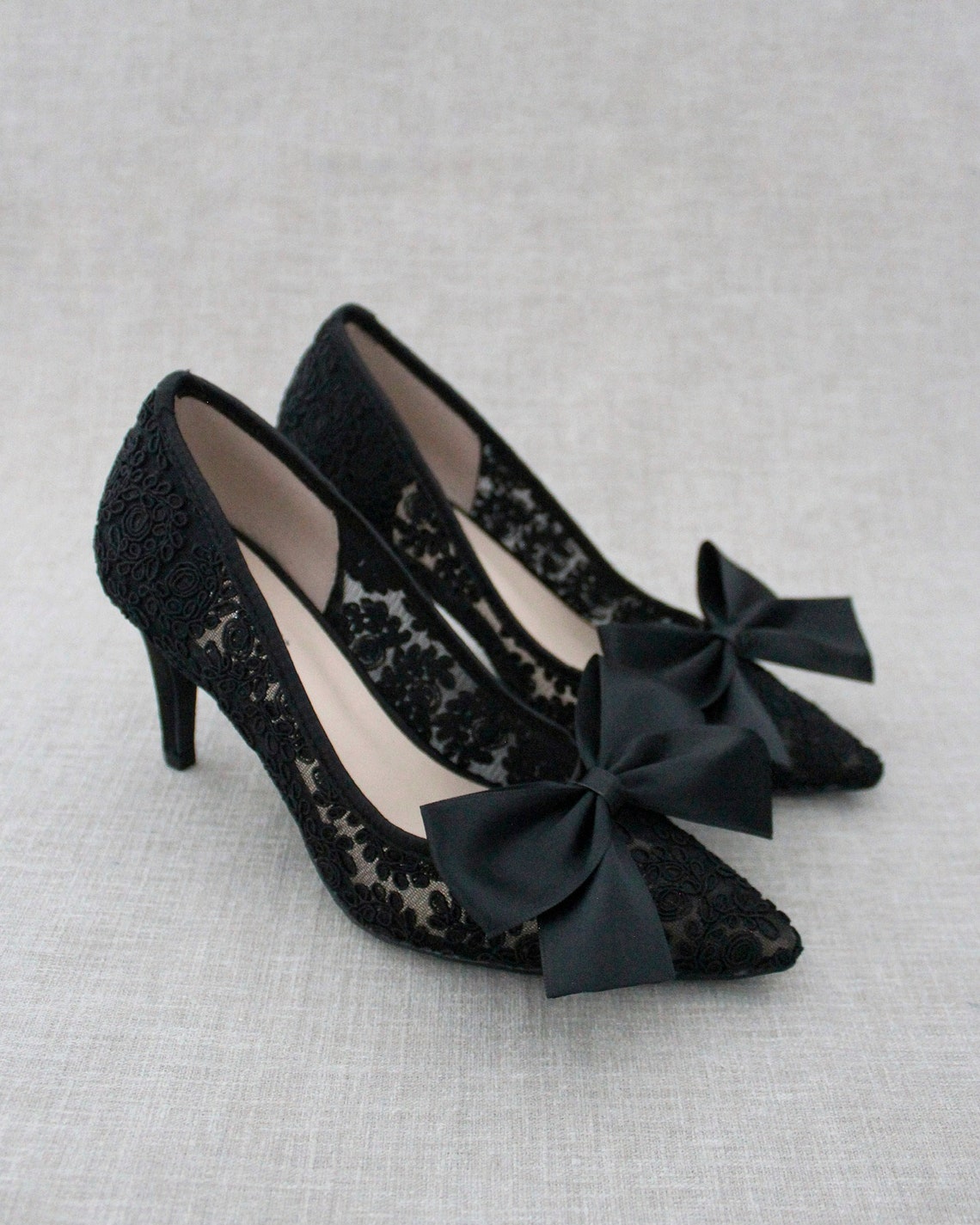 Black Crochet Lace Pointy toe PUMPS with Front SATIN Bow image 1