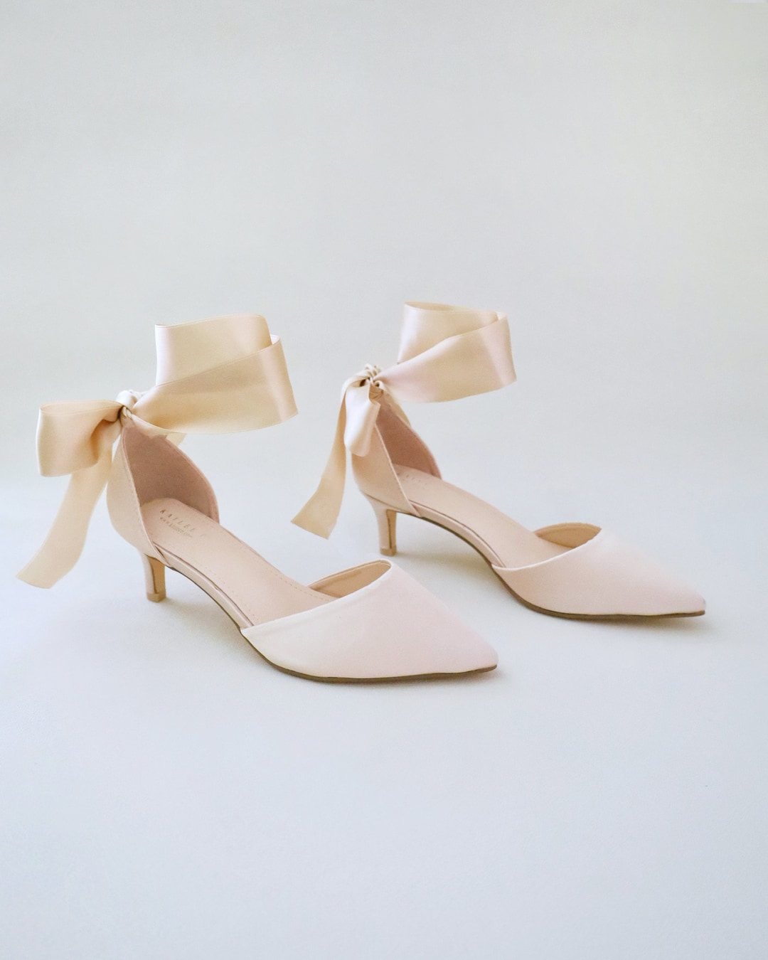champagne heels closed toe