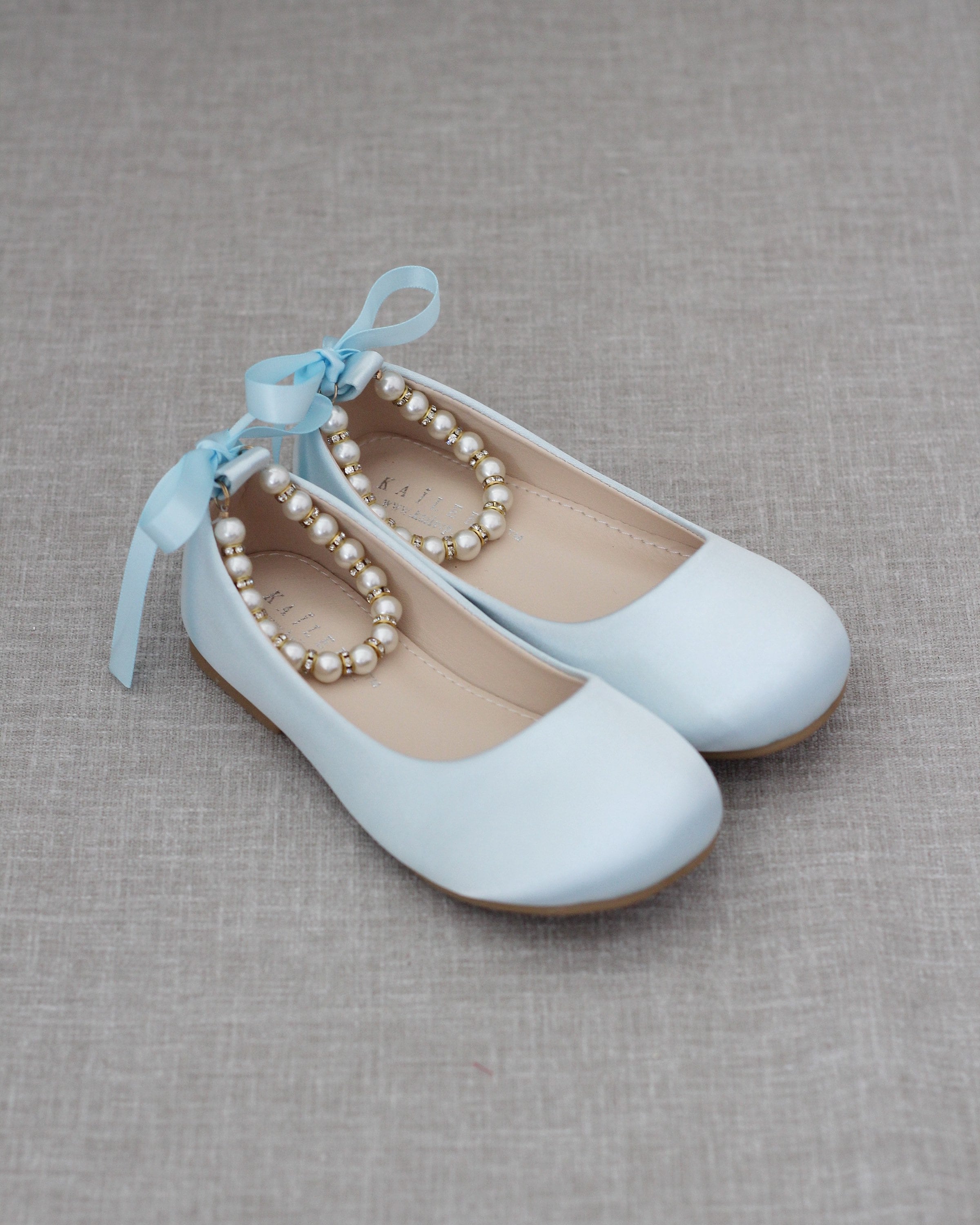 Lichtblauwe satijnen flats met parels enkelband bruidsmeisjes schoenen Schoenen Meisjesschoenen Mary Janes bloem meisjes schoenen iets blauws trouwschoenen Dames & Kinderschoenen 