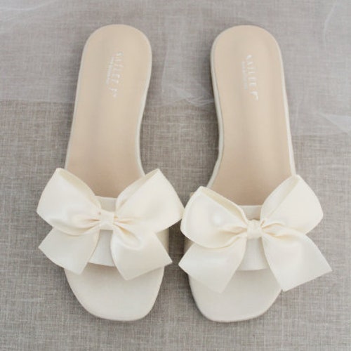 simple flat sandals for women