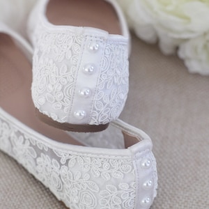 White Lace Round Toe Flats with BACK PEARLS, Women Wedding Lace Shoes, Bridal Lace Shoes, Bridal Lace Flats, White Bride Shoes, Women Flats