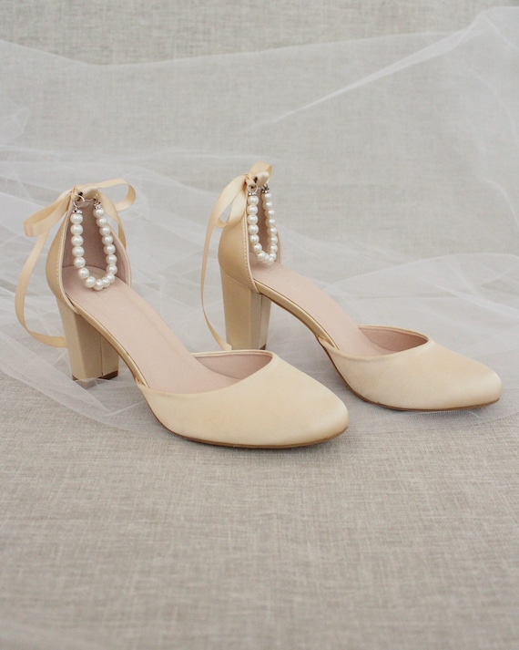 Champagner Satin Blockabsatz mit Perlen aller Perlen Knöchelriemen