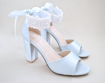 Sandalias de boda de tacón de bloque de satén azul claro con correa de tobillo Perla - zapatos de boda para mujer, zapatos de novia, tacones de boda, algo azul