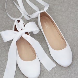 White tie up store flats