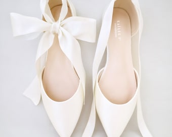 Chaussures plates en satin ivoire à bout pointu avec cravate en satin ou BALLERINE à lacets, chaussures de mariage, chaussures de mariée, chaussures de demoiselles d'honneur, chaussures plates de mariée ivoire