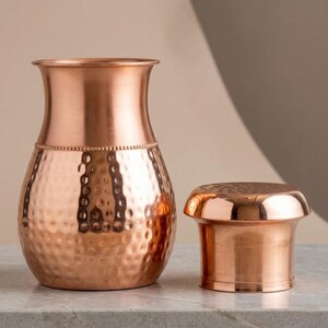Pure Copper Bedroom Water Bottle with Inbuilt Glass 950ml | Handmade Hammered Copper Bedside Jug | Ayurvedic Water Bottle | Wellness Gift