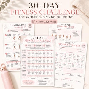 Puede incluir: Un conjunto de cuatro páginas imprimibles para un reto de fitness de 30 días, que incluye guías de ejercicios, calendarios de entrenamiento y rastreadores de progreso. Documentos en papel blanco con detalles, títulos y dibujos en rosa.
