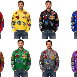 Giacca bomber da uomo in pelle con patchwork e collage delle squadre NBA.