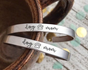 Dog Mom jewelry--pet mom bracelet--pet lovers bracelet--dog bracelet--animal jewelry--dog jewelry--free shipping