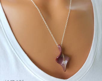 Collier de jaspe unique, pendentif Twist Mookaite Jasper, collier de pierres précieuses en argent sterling, bijoux de chakra racine, cadeau d'anniversaire de guérison pour elle