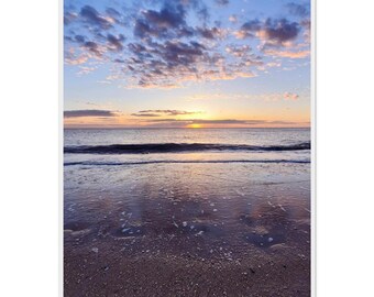 Klassisches Poster mit halbglänzendem Papier und Holzrahmen // Bayside Sunset 001