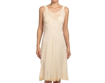 1940S Cream Bias Cut Silk Crepe De Chine Slip With Lace Detail At Top And Bottom