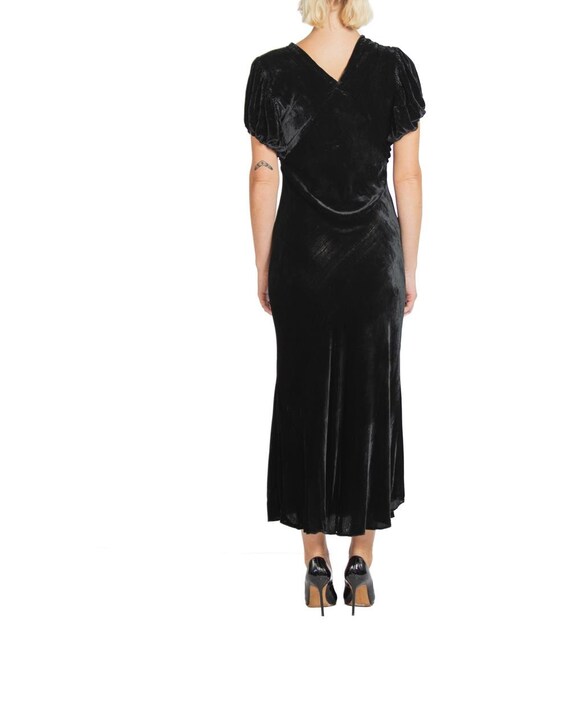 1930S Black Silk Velvet Gown With Art Deco Detail - Gem