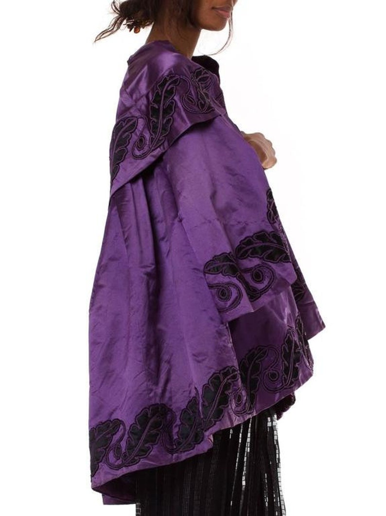 Victorian Purple & Black Silk Satin 1850-70 Cape With Hand-Quilted Lining Appliqués image 6