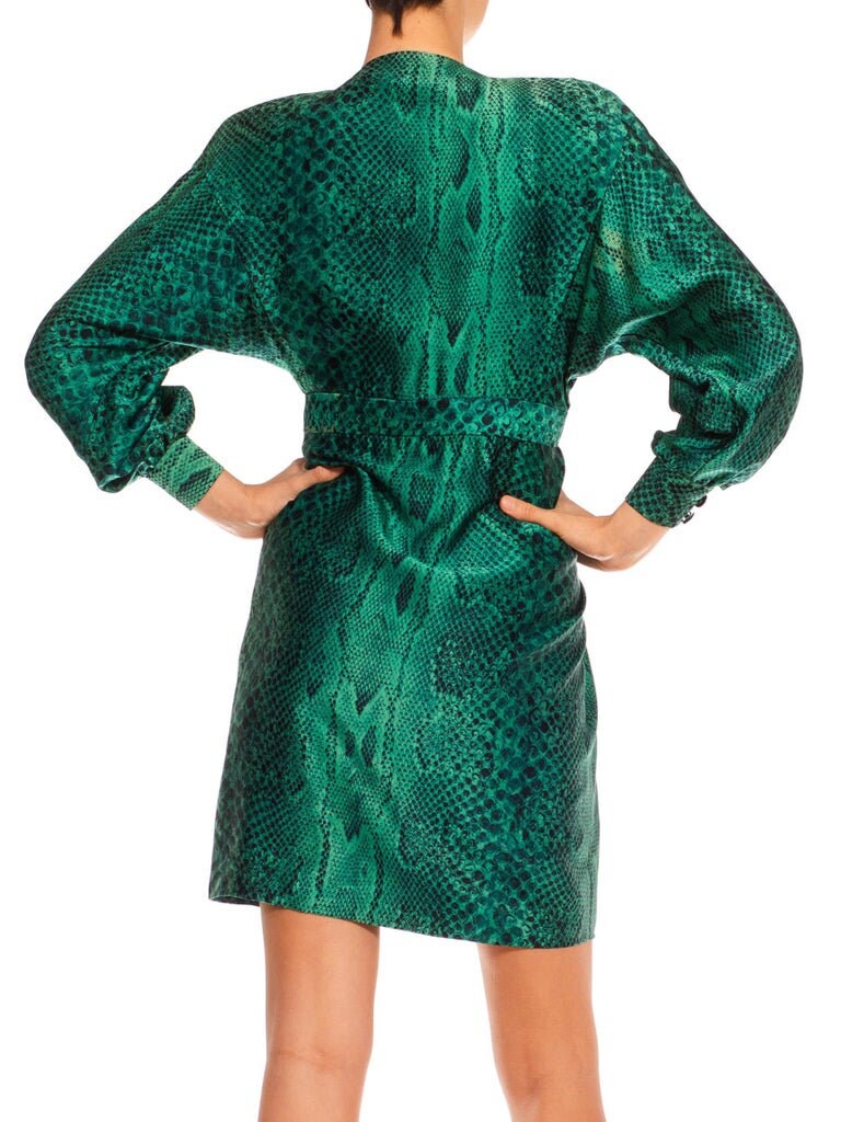 1980S Martha'S Emerald Green Snake Print Silk Satin Long Sleeved Wrap Cocktail Dress 1980S Martha'S Emerald Green Snake Print Silk Satin Long Sleeved Wrap Cocktail Dress
