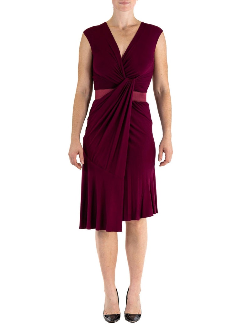 2000S Donna Karan Garnet Red Rayon Jersey Knot Front Ruched Dress With Belt image 1