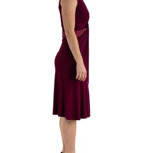 2000S Donna Karan Garnet Red Rayon Jersey Knot Front Ruched Dress With Belt image 3