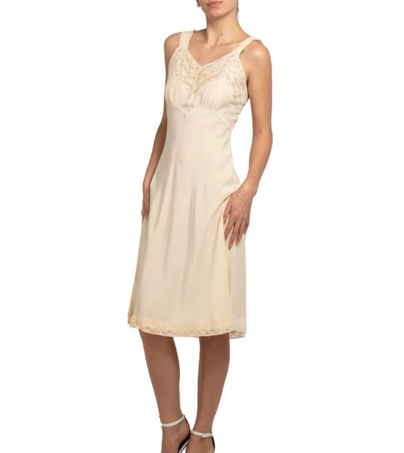 1940S Cream Bias Cut Silk Crepe De Chine Slip With Lace Detail At Top And Bottom image 9