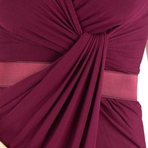 2000S Donna Karan Garnet Red Rayon Jersey Knot Front Ruched Dress With Belt image 10
