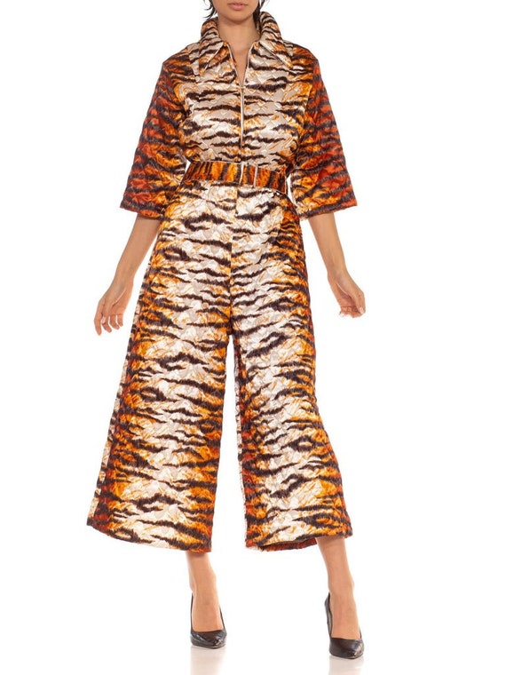 1970S Orange  White Polyester Blend Quilted Tiger… - image 9