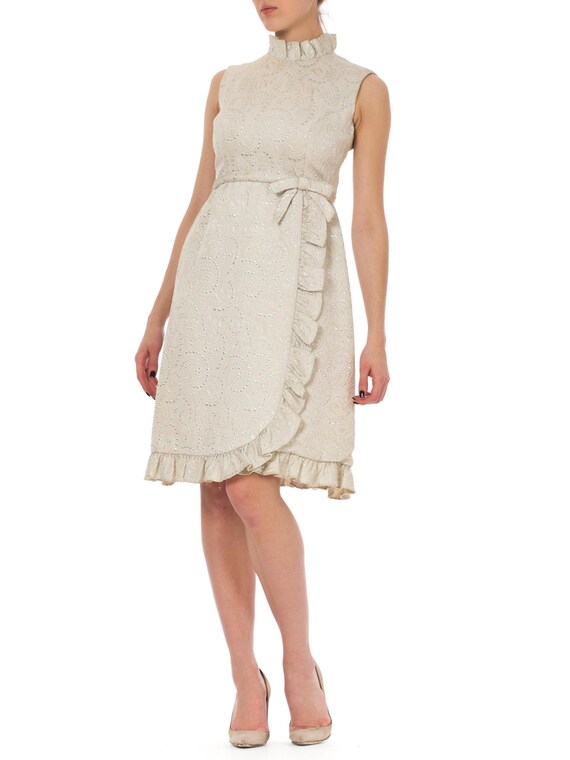 1960S NAT KAPLAN White & Silver Rayon/Lurex Matela