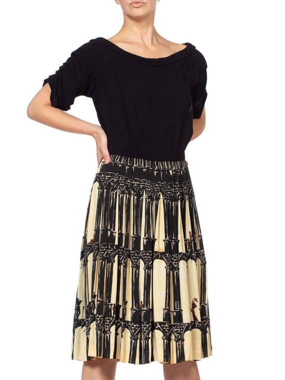 1940'S Black & White Rayon "Roman" Novelty Print F