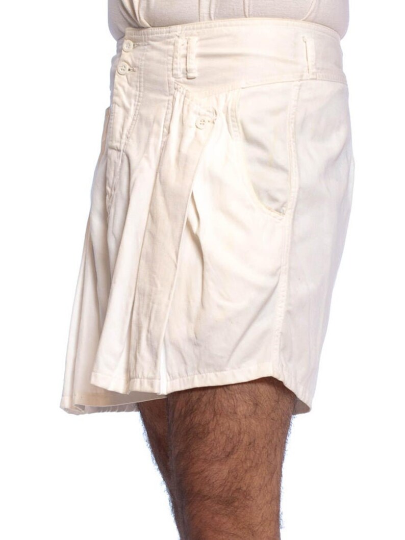 1980'S White Cotton Twill High Waisted Pleated Shorts image 6