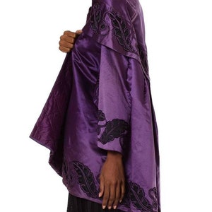 Victorian Purple & Black Silk Satin 1850-70 Cape With Hand-Quilted Lining Appliqués image 4