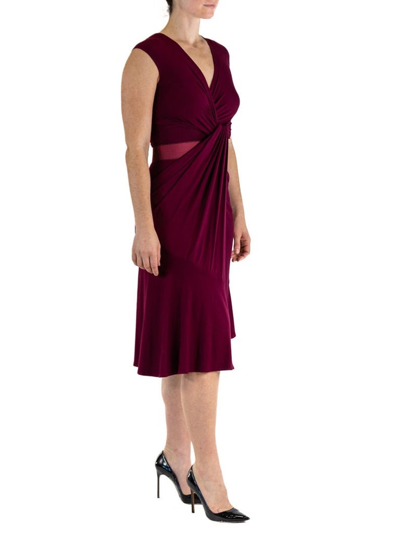 2000S Donna Karan Garnet Red Rayon Jersey Knot Front Ruched Dress With Belt image 9