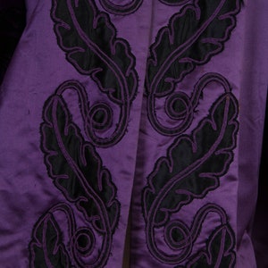 Victorian Purple & Black Silk Satin 1850-70 Cape With Hand-Quilted Lining Appliqués image 9