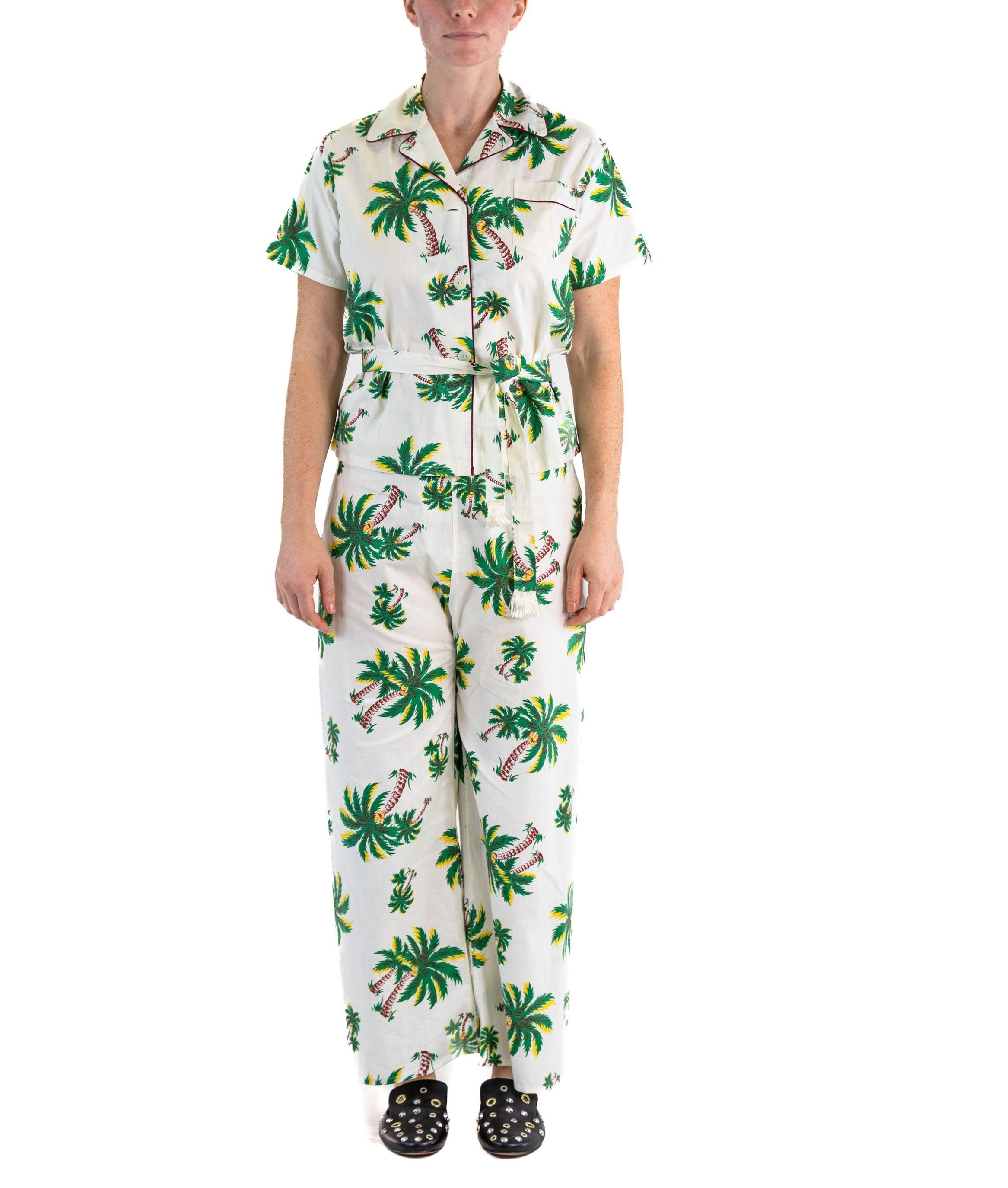 1940S CAROL BRENT White Deadstock Cotton Palm Tree Pajamas With Tassel Belt