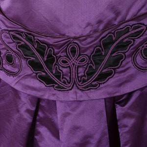 Victorian Purple & Black Silk Satin 1850-70 Cape With Hand-Quilted Lining Appliqués image 8