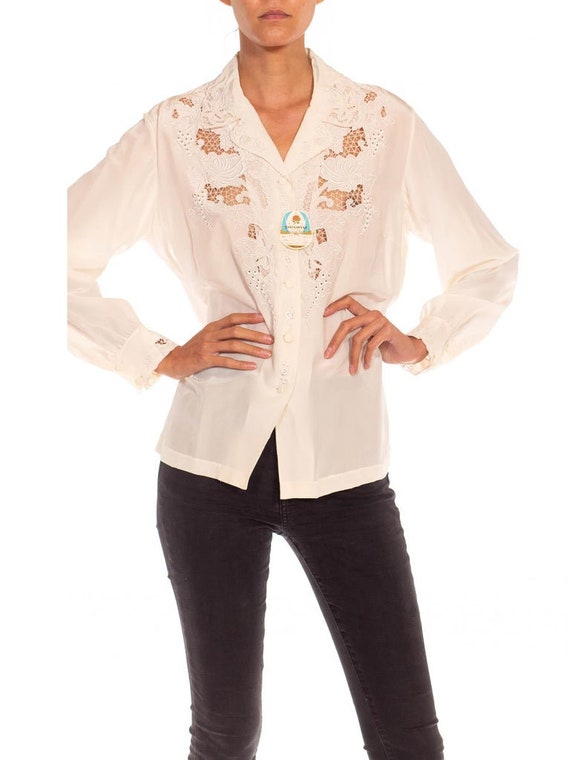 1970S Ivory Hand Embroidered Silk Top - image 5