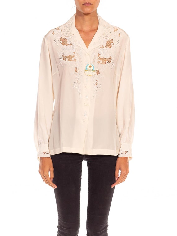 1970S Ivory Hand Embroidered Silk Top - image 1
