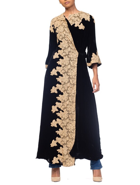 1920S Black Silk Velvet Robe With Nude Lace Appli