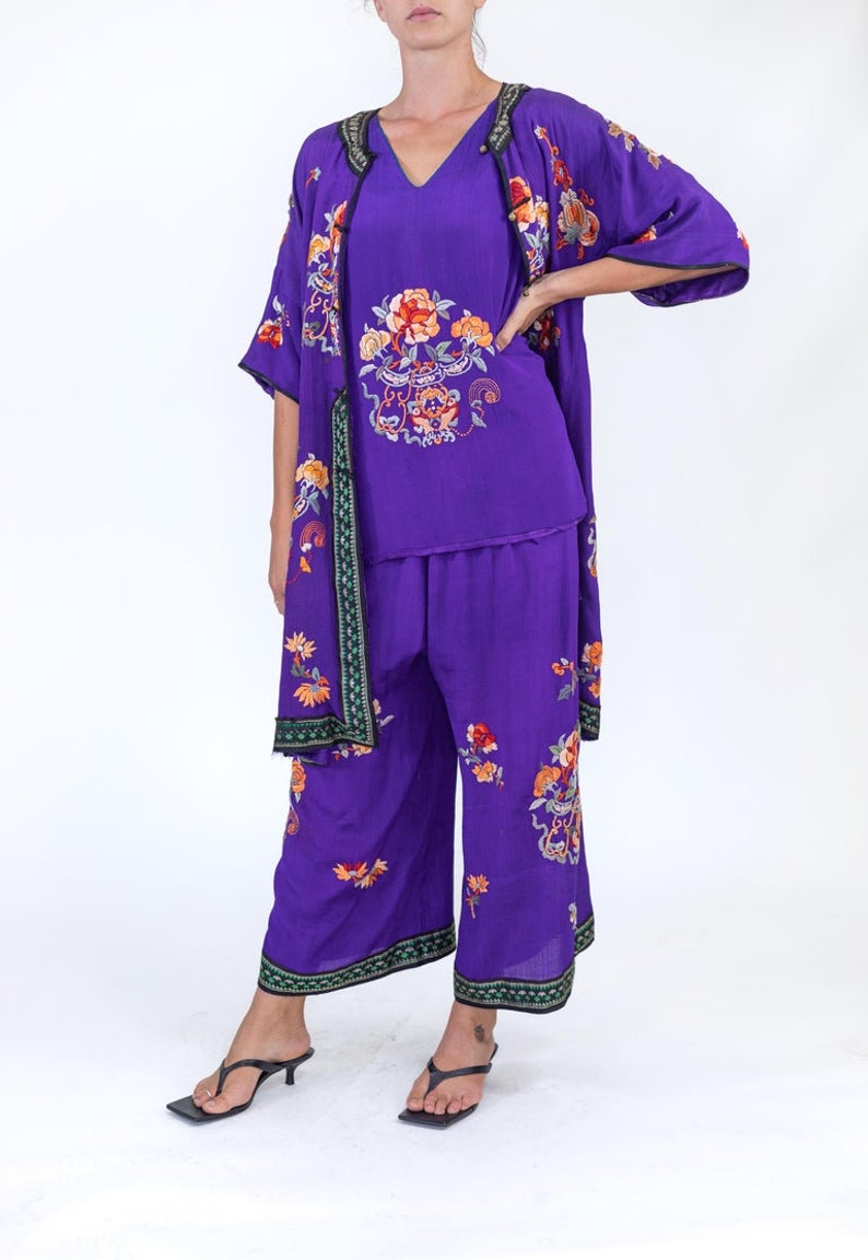 1920S Purple Hand Embroidered Silk 3-Piece Chinese Lounge Pajamas image 6