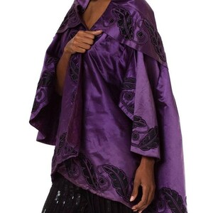 Victorian Purple & Black Silk Satin 1850-70 Cape With Hand-Quilted Lining Appliqués image 3