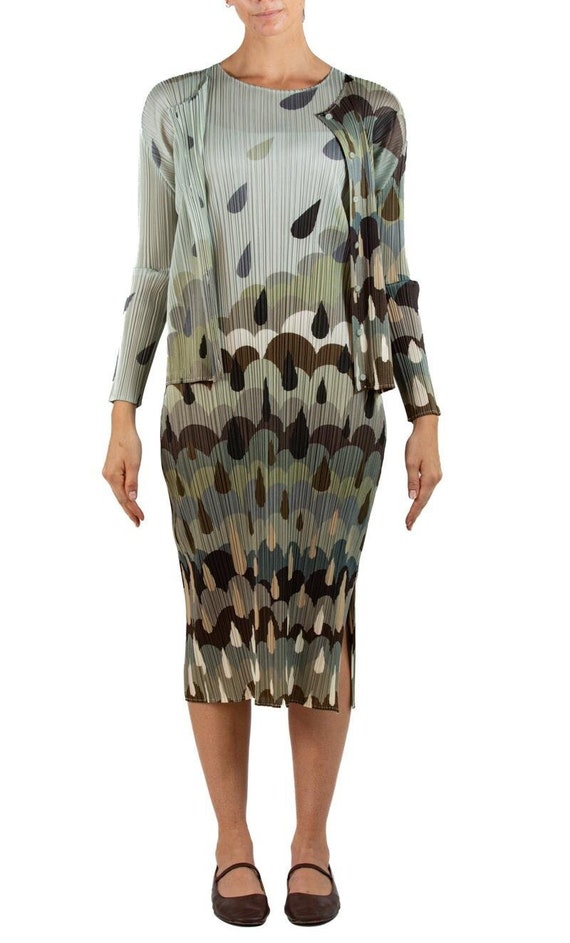 Pleats Please, 2000S Pleats Please Issey Miyake Oyster Grey Polyester Rain Print Dress Cardi Ensemble