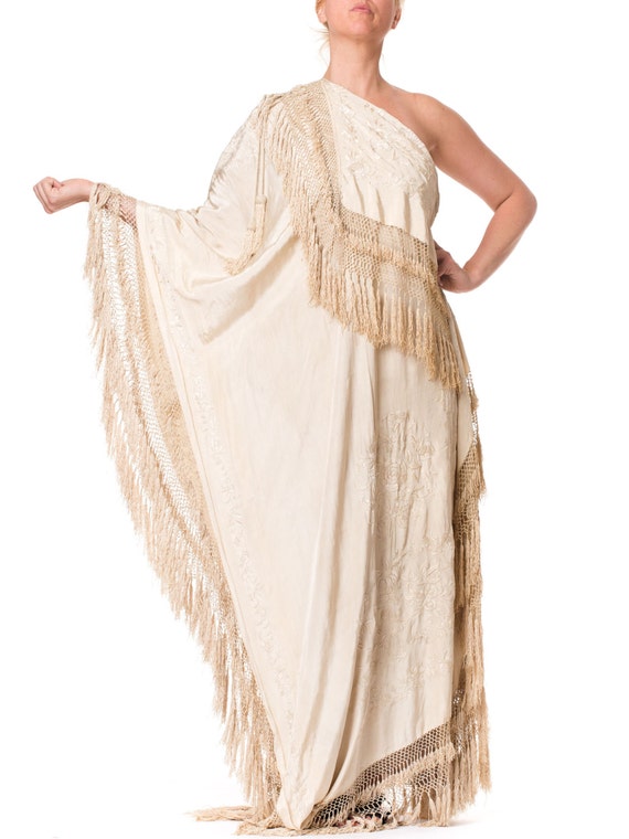 Chinese Embroidered Victorian Fringe Shawl Siz