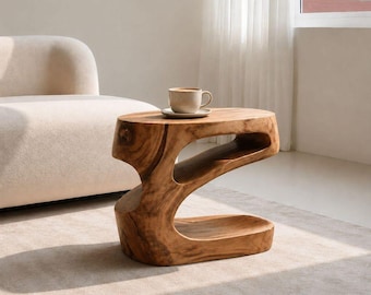 Mesa auxiliar escultural de madera maciza orgánica para salón - Mesa auxiliar única con estante