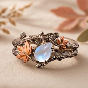 Anillo de rama de piedra lunar, anillo de compromiso con diseño de hoja de ramita inspirado en la naturaleza, detalles de cobre, anillo de promesa botánico único