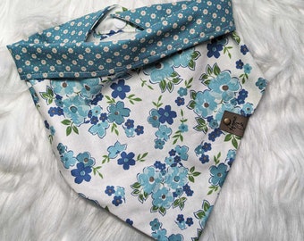 Dog Bandana | Snap Bandana | Cat Bandana | Pet Neckwear | Puppy Accessory | Blue Daisy