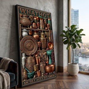 Può includere: Un'opera d'arte murale rettangolare incorniciata che presenta una collezione di utensili da cucina in rame e verde acqua, tra cui teiere, piatti e posate. Il testo "WHATHOT" appare in alto e "SH TIKT AUCT IUT GBION" in basso.