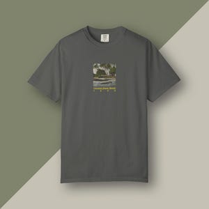 Camiseta vintage con estampado de pantano en Cocoanut Island, Hawái, camiseta gráfica, estética de los 90, camiseta de viaje, hecha a mano, 100% algodón.