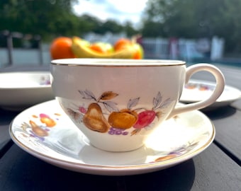 Tazza da tè in porcellana Royal Taunton con motivo "Frutti autunnali"