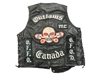 Gilet de moto vintage en cuir Outlaws MC Canada | Gilet de club de motards | Écusson tête de mort au dos | Gilet de moto en cuir à lacets latéraux