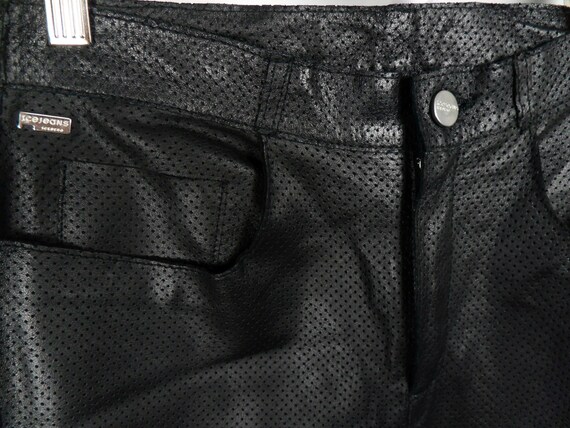 cigarette pants vs skinny jeans